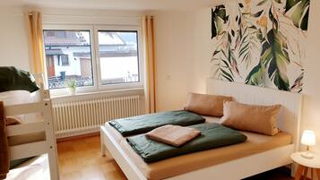 2 slaapkamers, reisbedje, gratis wifi, beddengoed