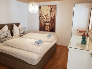 2 chambres, lit parapluie, Wi-Fi gratuit, draps fournis