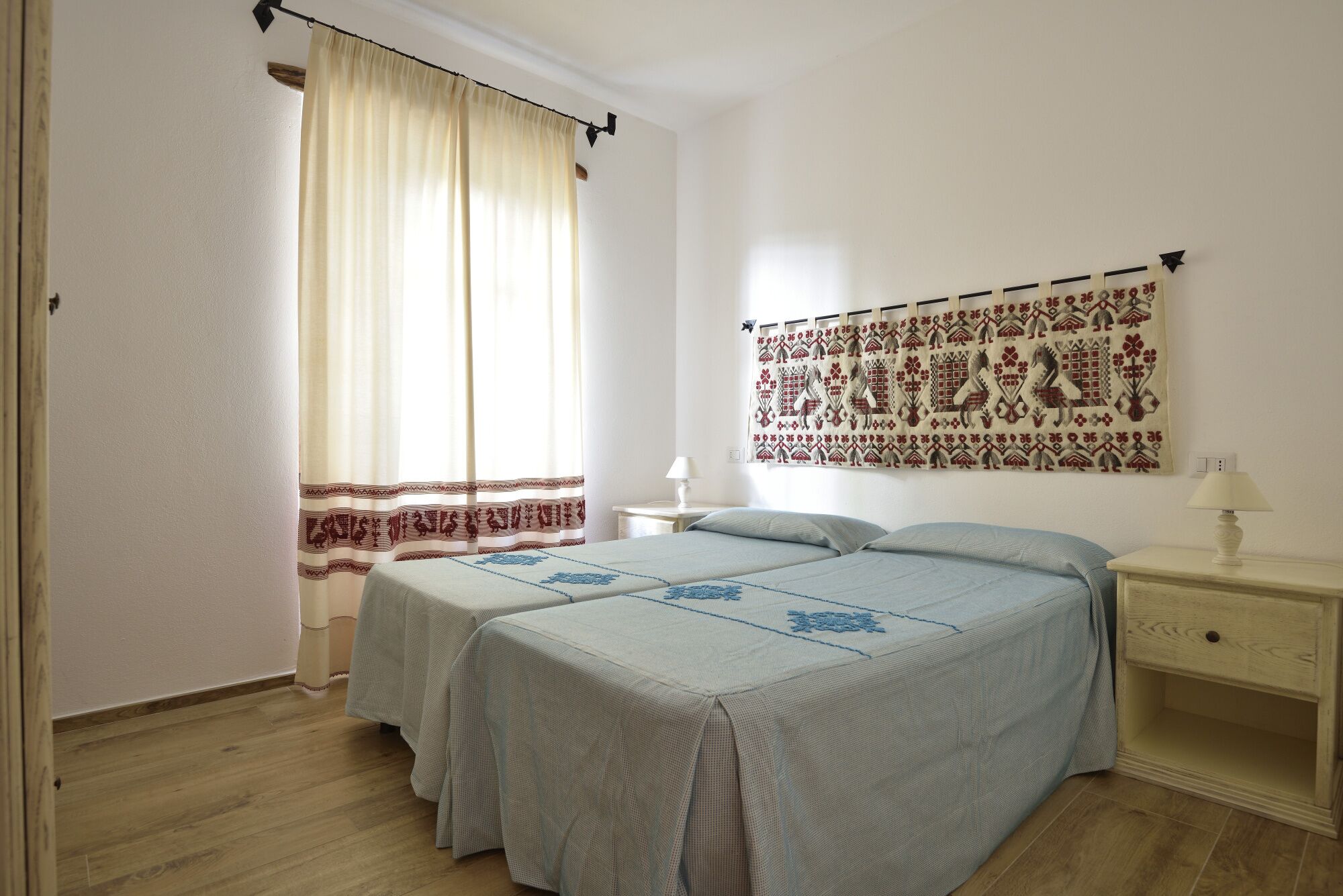 Villa Janas-Appartamenti con veranda panoramica sul mare e sulla montagna