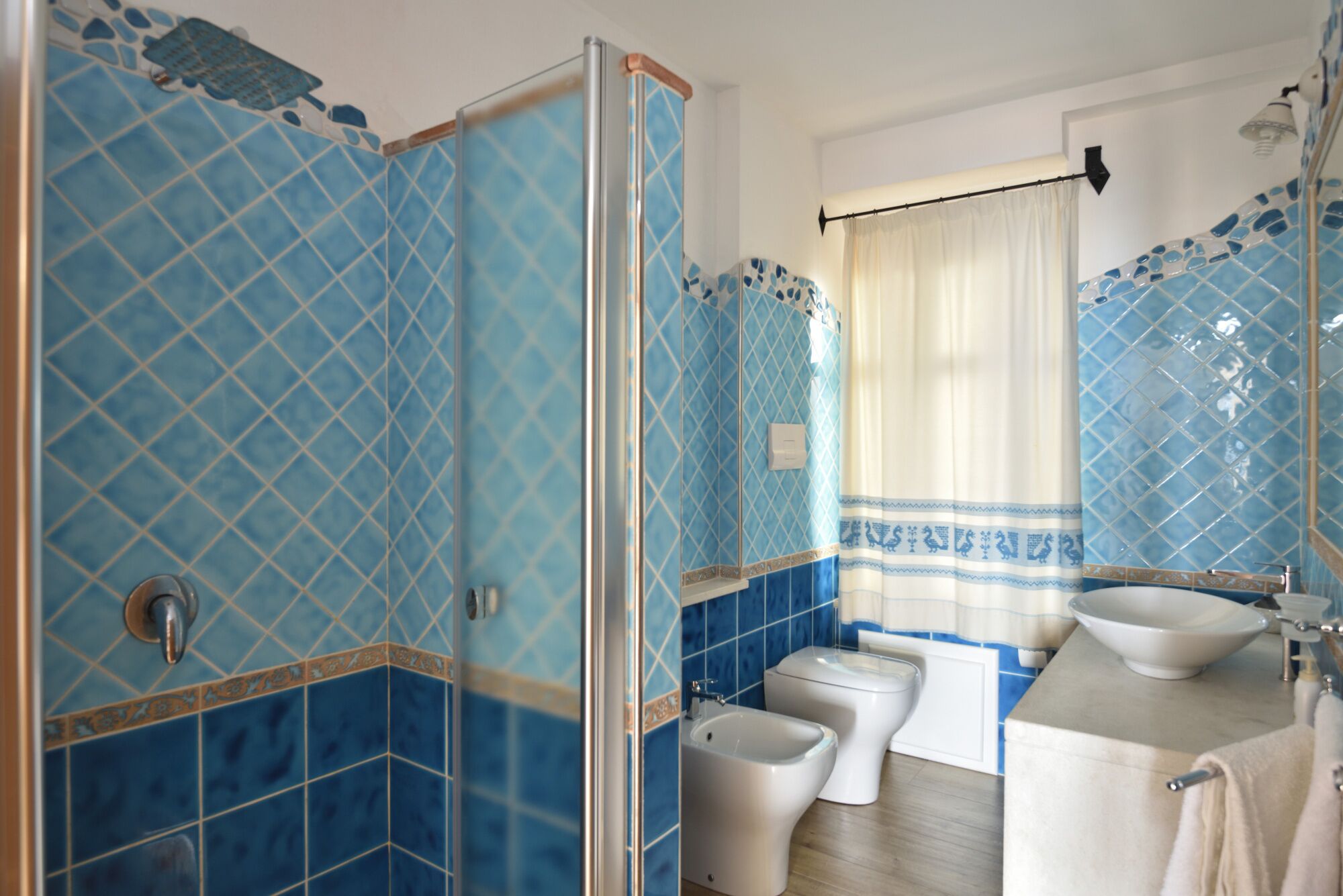 Villa Janas-Appartamenti con veranda panoramica sul mare e sulla montagna