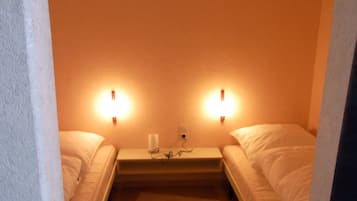 2 Schlafzimmer, Reisekinderbett, kostenloses WLAN, Bettwäsche