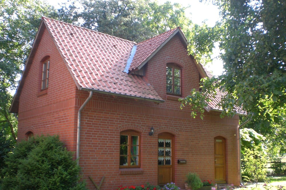 Cottage on large, idyllic grounds, child-friendly