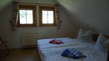 2 slaapkamers, reisbedje, gratis wifi, beddengoed