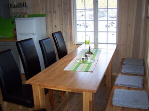 Dining - Wooden holiday home with sauna near ski center, swimming lake and golf course (WLAN) (Vrådal)