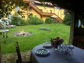 Outdoor dining