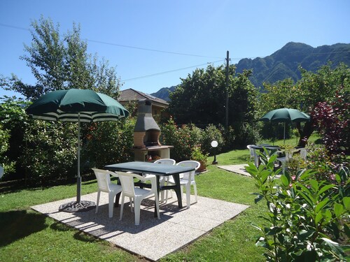 Ferienwohnung für 2 Erw. + 1 Kind, toller Blick, 200m zum See/ Strand, Garten 