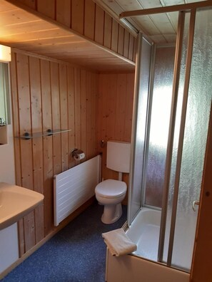 淋浴设施、毛巾