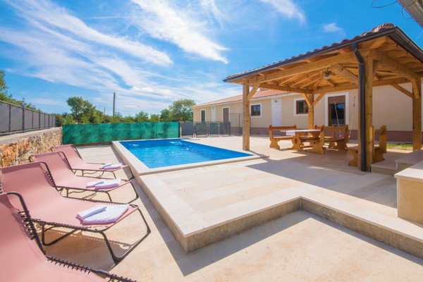 Die Gegend ist sonnig, warm und ruhig