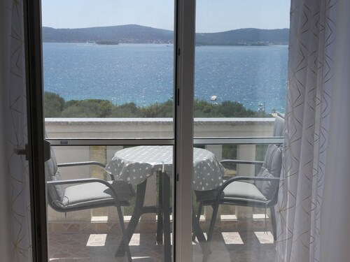 Vacances tranquilles, donnant sur la mer Panorama 100m de la mer