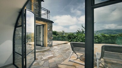 A holiday home to relax in a picturesque and stylish ambience