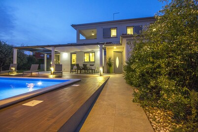 NEW Villa in a quiet village only 450 meters from the beach