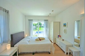 4 slaapkamers, een kluis op de kamer, een strijkplank/strijkijzer