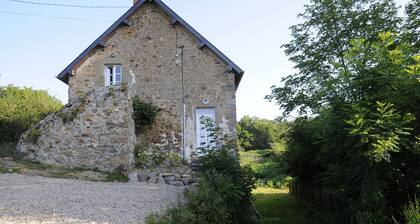Charming old stone house in the Morvan, tastefully restored, comfortable (WLAN)