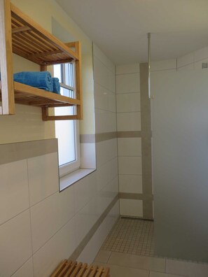 Douche, séchoir à cheveux