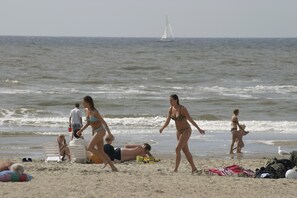 Platja a a prop