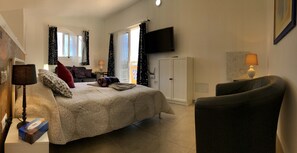 1 bedroom, WiFi, bed sheets - Village house completely renovated with 4 apartments, with courtyard in Arico Viejo. (Arico Viejo)