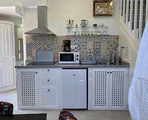 Fridge, microwave, coffee/tea maker, electric kettle