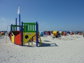 Beach nearby, sun-loungers - 4-star vacation home/winter garden/best location Carolinensiel/beach chair on the beach (Carolinensiel)