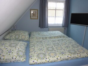 2 bedrooms, iron/ironing board, free WiFi, bed sheets - 4-star vacation home/winter garden/best location Carolinensiel/beach chair on the beach (Carolinensiel)