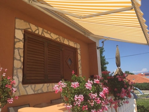 Studio apartment in Nin with Balcony, Air condition, WIFI (3718-2)