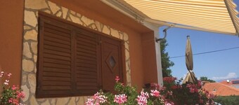 Studio apartment in Nin with Balcony, Air condition, WIFI (3718-2)