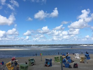 Beach nearby, sun-loungers - Modern 160 square meter vacation home "Nara" Esens/ Bensersiel North Sea /6P (Esens)