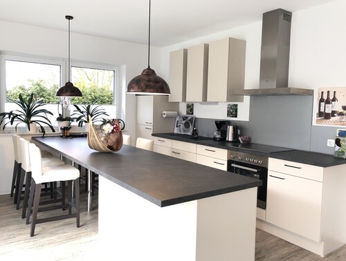 Modern 160 square meter vacation home "Nara" Esens/ Bensersiel North Sea /6P