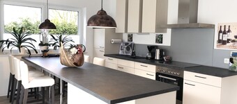 Nytt moderne gammeldags fritidshus på 160 kvm i Esens / Bensersiel Nordsjøen / 6P