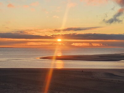 Centrally located and yet quiet, only 120 m from the main beach and promenade