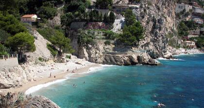 Waterfront property, 43 steps above the beach, 2 miles from Monaco