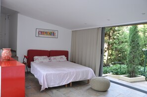 2 عدّة غرف نوم ومكتب ومكواة/لوح كي وواي فاي مجانًا