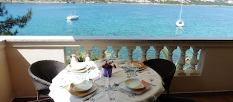 plage appartement de vacances en famille dans la premiÚre rangée de la mer (C6)