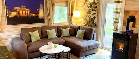 Fernseher, Kamin, BĂŒcher