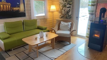 Fernseher, Kamin, Bücher