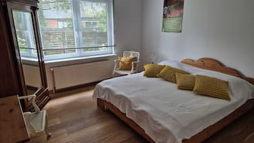 3 Schlafzimmer, Schreibtisch, kostenloses WLAN, Bettwäsche