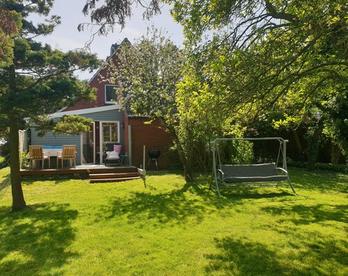 Kopf frei kriegen! Gemütliches Ferienhaus in Ditzum, großer Garten, Hunde ok!
