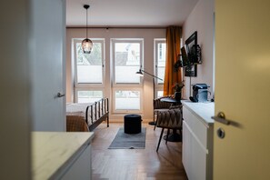 1 bedroom, travel crib, WiFi, bed sheets - Apartment II - MAISON ART Apartments - Object 94080 (Rostock)