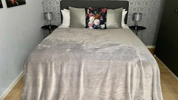 1 chambre, lit parapluie, Wi-Fi, draps fournis