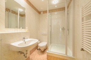 Unclassified image, 5 of 8, button