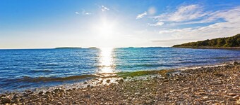 Dyrevennlig, alle rom har aircondition, kun 3 km fra stranden