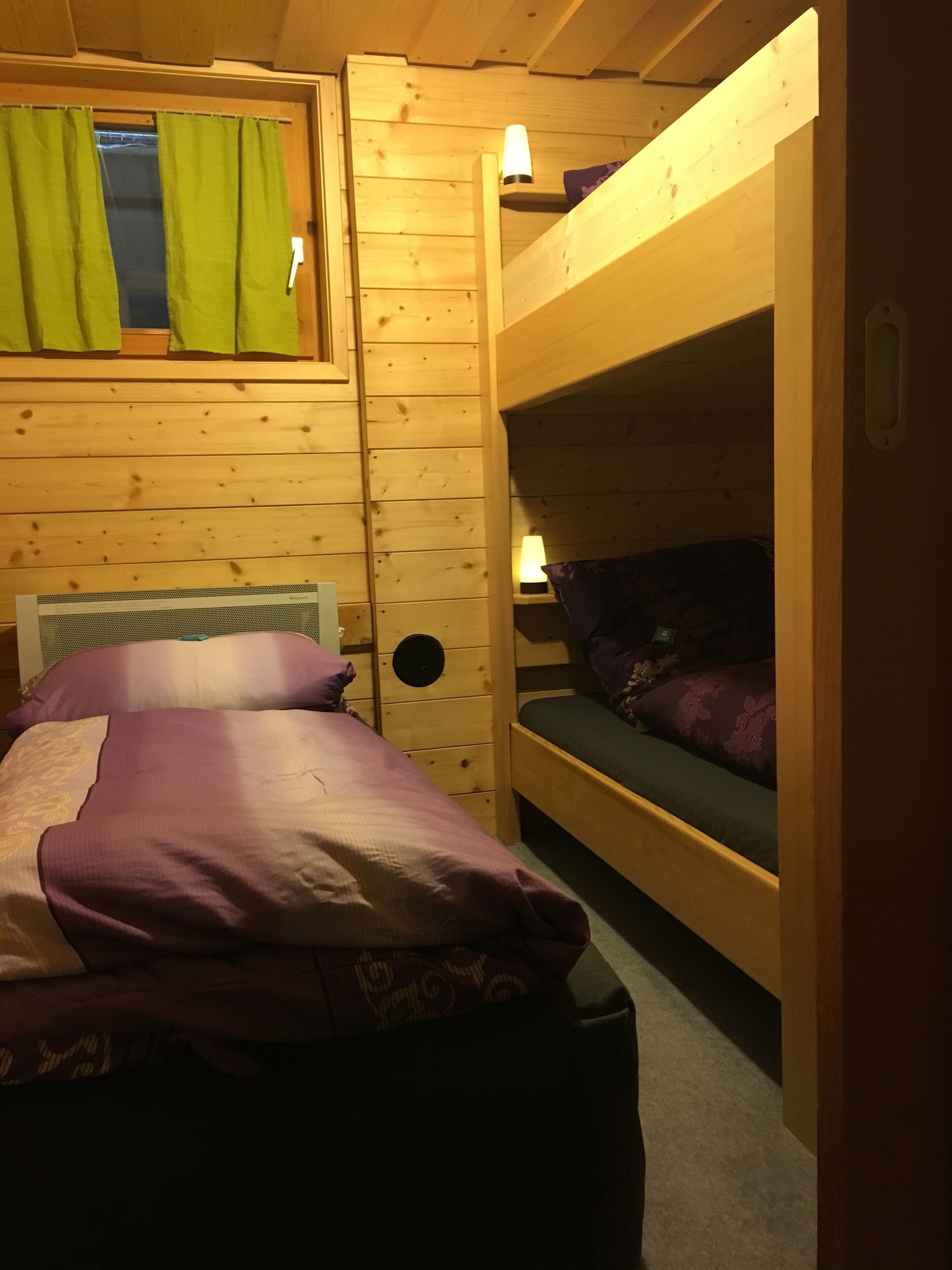 2 habitaciones, cuna de viaje, wifi gratis y ropa de cama 