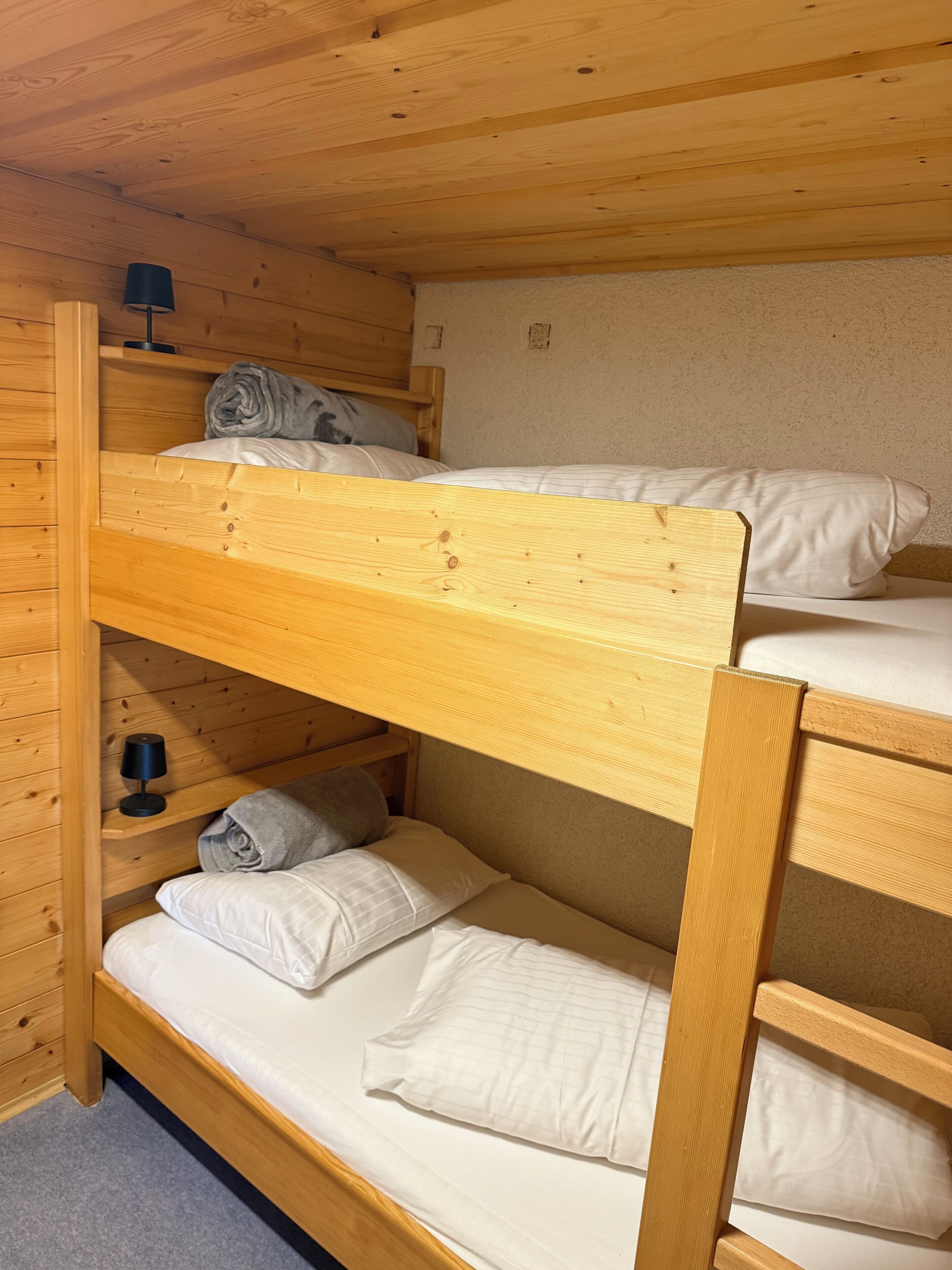 2 Schlafzimmer, Reisekinderbett, kostenloses WLAN, Bettwäsche