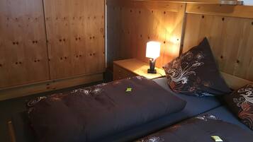 2 chambres, lit parapluie, Wi-Fi gratuit, draps fournis