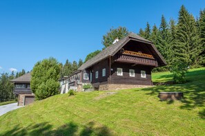 Exterior - Free WiFi beautiful nature hiking relaxation calm recharge your batteries Landhaus (Anger)