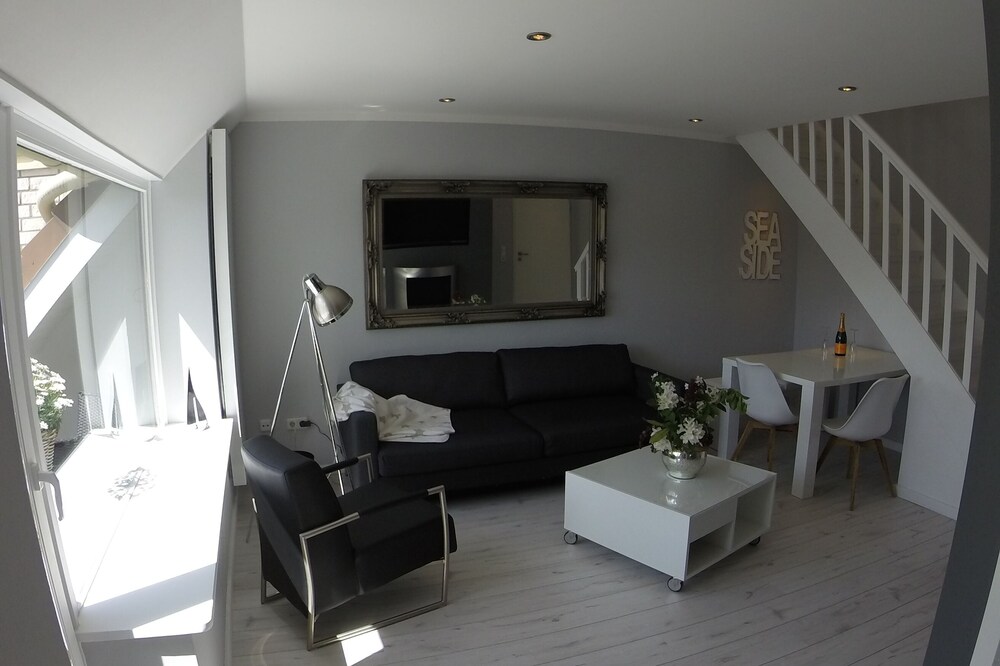 Timmendorfer Strand Seaside 60sqm balcony 80m to the beach WIFI TOP equipped