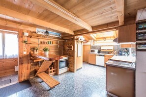 Refrigerador, horno, parrilla de estufa y lavavajillas