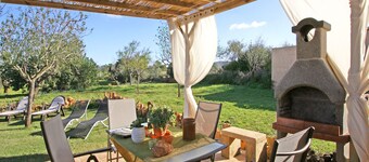 Secluded location, fantastic views, pool, family-friendly, natural surroundings