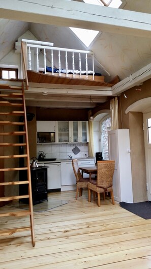 Interior - LÜNEBURG: Idyllic, bright garden house in the center of a historic half-timbered town (Lüneburg)