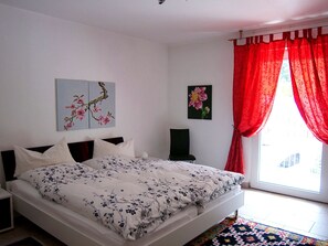 1 bedroom, in-room safe, free WiFi, bed sheets - Apartment with Terrace, dogs welcome, close to the city centre (Rheinland-Pfalz)