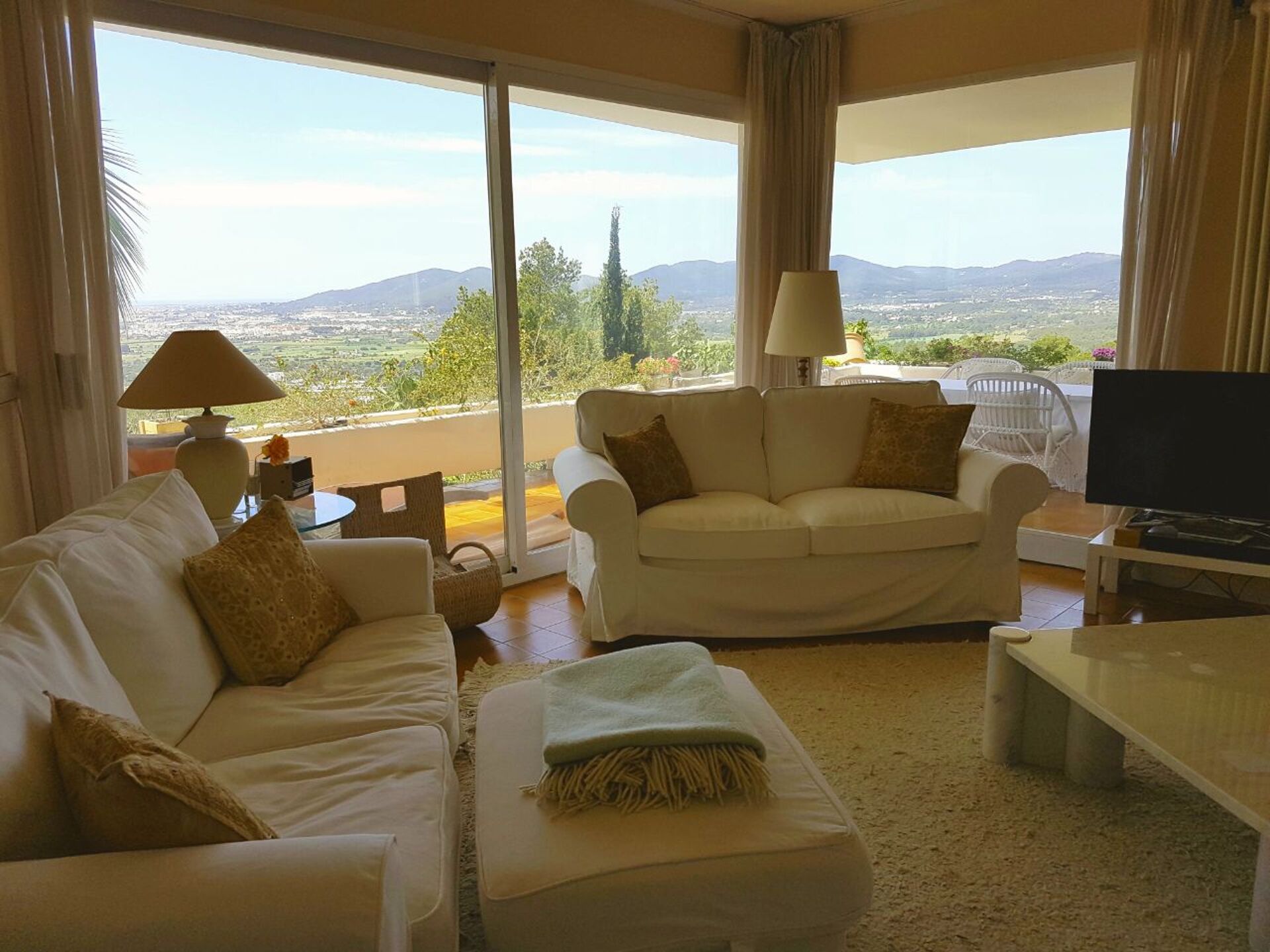 Fantastic view, great location, large very private villa